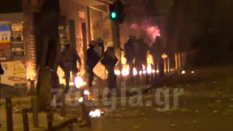 Νύχτα επεισοδίων στα Εξάρχεια – μία σύλληψη και τρεις προσαγωγές