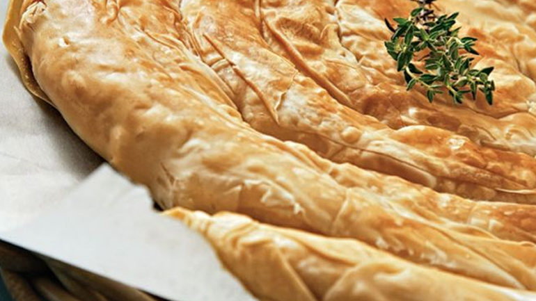 Δοκιμάστε να φτιάξετε πίτα με ανθότυρο και λαχανικά