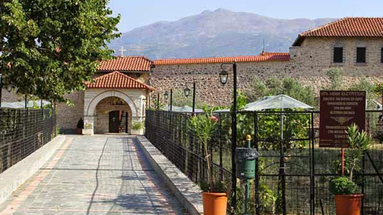 Αποφεύχθηκαν τα χειρότερα στη Μονή Καστρίτσας