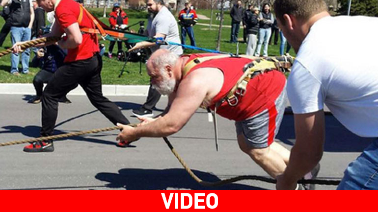 Αυτός είναι ο πιο δυνατός… πάστορας στον κόσμο!