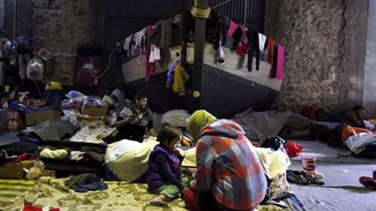 Στους 2.680 οι μετανάστες και πρόσφυγες στο λιμάνι του Πειραιά