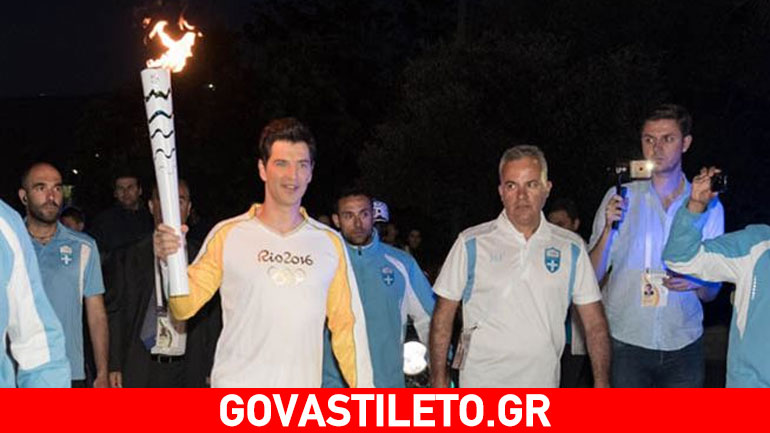 Λαμπαδηδρόμος κάτω από την Ακρόπολη ο Σάκης Ρουβάς