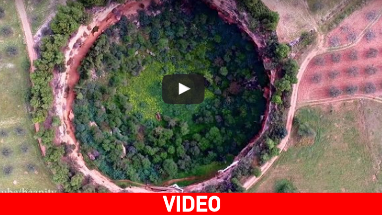 Οι κρατήρες των Διδύμων Αργολίδας αποτελούν ένα απίστευτο, απόκοσμο θέαμα