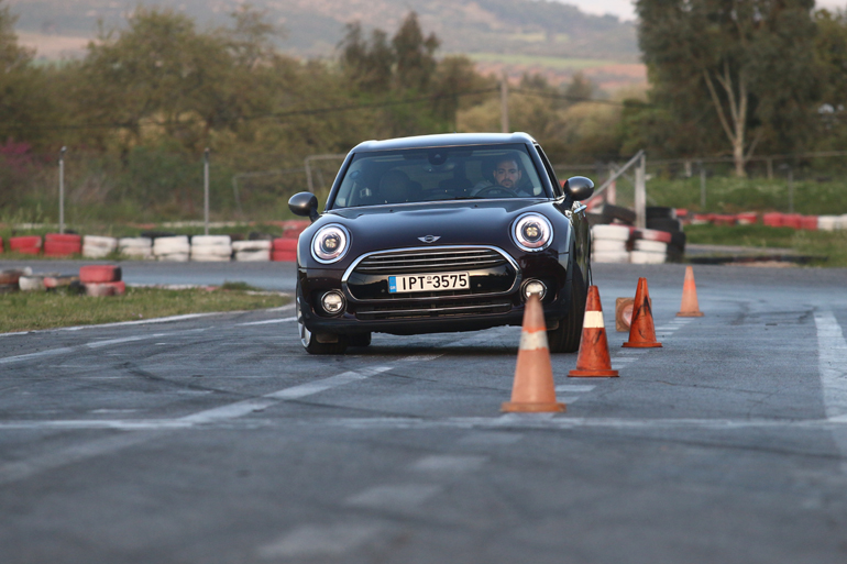 Ο Σπύρος Μανδαλενάκης βρέθηκε πίσω από το τιμόνι ενός MINI Clubman...