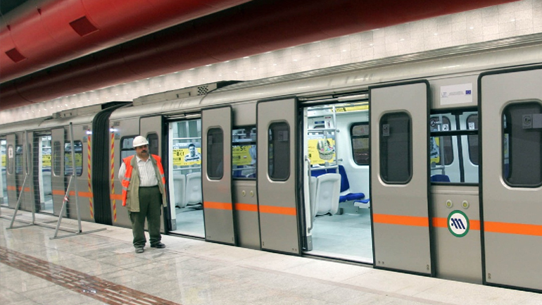 Απεργία καθηλώνει συρμούς του ΜΕΤΡO