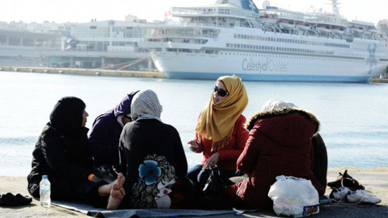 Μειώθηκαν σε 2.135 οι πρόσφυγες στο λιμάνι του Πειραιά