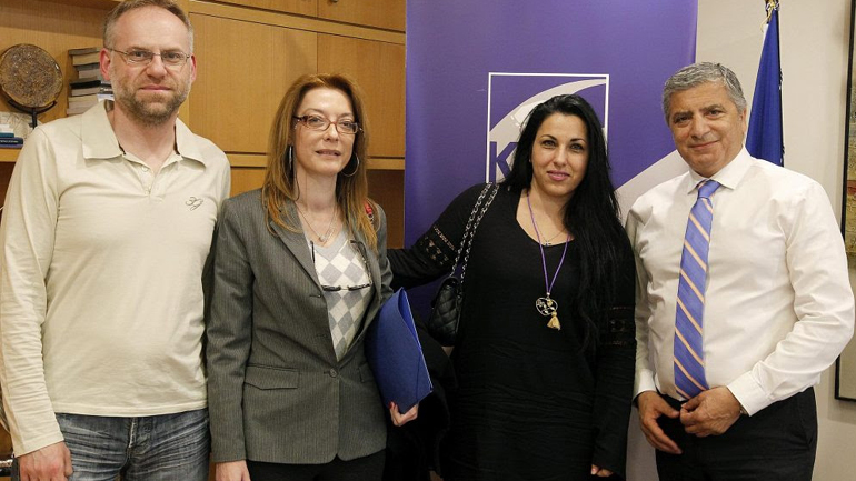 Οι απολυμένοι των ΚΕΠ στον πρόεδρο της ΚΕΔΕ Γ. Πατούλη