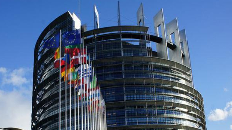 Παρέμβαση οκτώ ευρωβουλευτών, από τρεις ομάδες, για την Ελλάδα Παρέμβαση οκτώ ευρωβουλευτών, από τρεις ομάδες, για την Ελλάδα