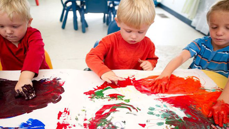 Δείτε μερικά πράγματα που μπορείτε να κάνετε με τα παιδιά σας στο σπίτι το Πάσχα!