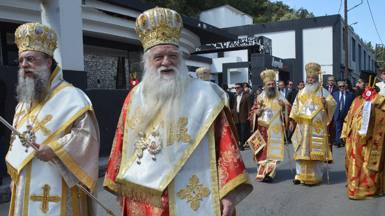 Ιερές κατάρες από τον Αμβρόσιο Ιερές κατάρες από τον Αμβρόσιο