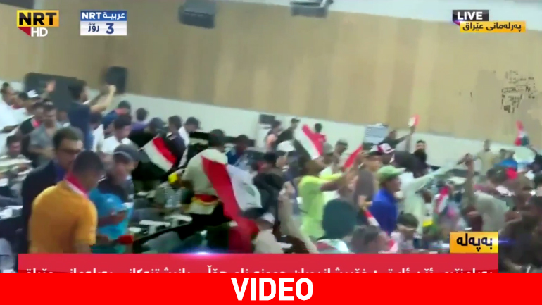 Σιίτες μουσουλμάνοι εισέβαλαν στο κοινοβούλιο του Ιράκ