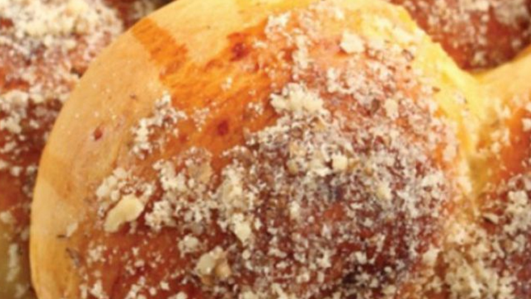 Τσουρέκι αλμυρό με φέτα