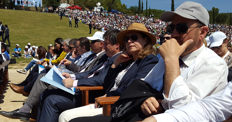 Δεξιά ο Γιάννης Τσιώρης και αριστερά του η Ερασμία Κάνιστρα...
