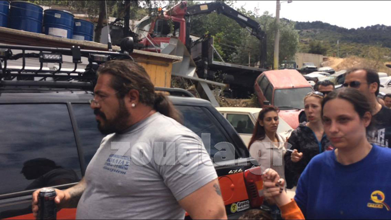 Οι γονείς μεταβαίνουν στο τμήμα