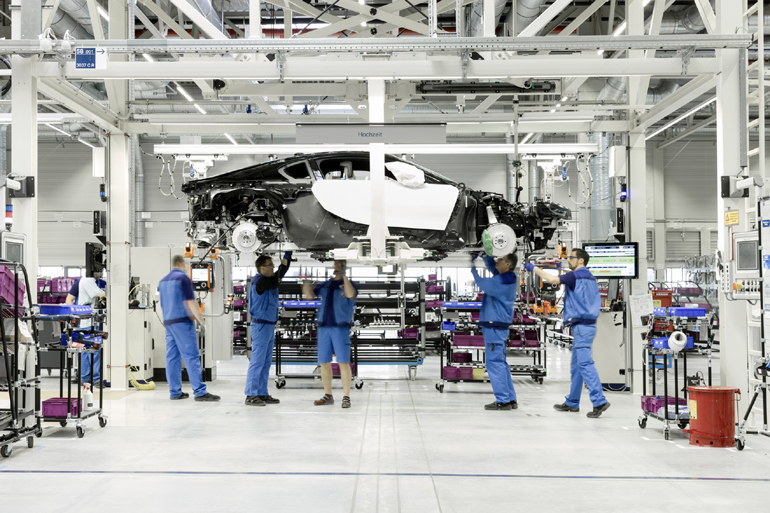 Η BMW επενδύει σε ανθρώπινο δυναμικό...