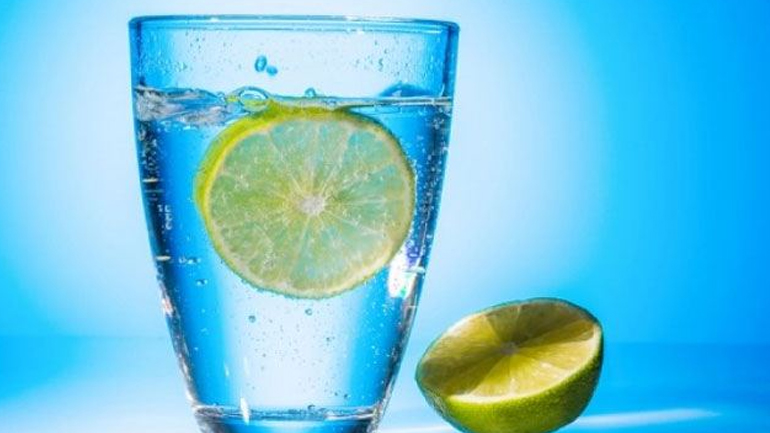 Ανθρακούχο νερό: Δείτε γιατί πρέπει να το αποφεύγετε