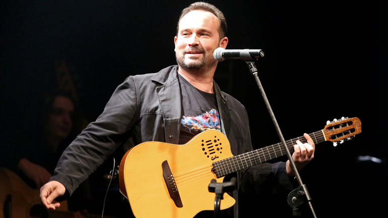 Ο Κώστας Μακεδόνας στο «Ρυθμός Stage»