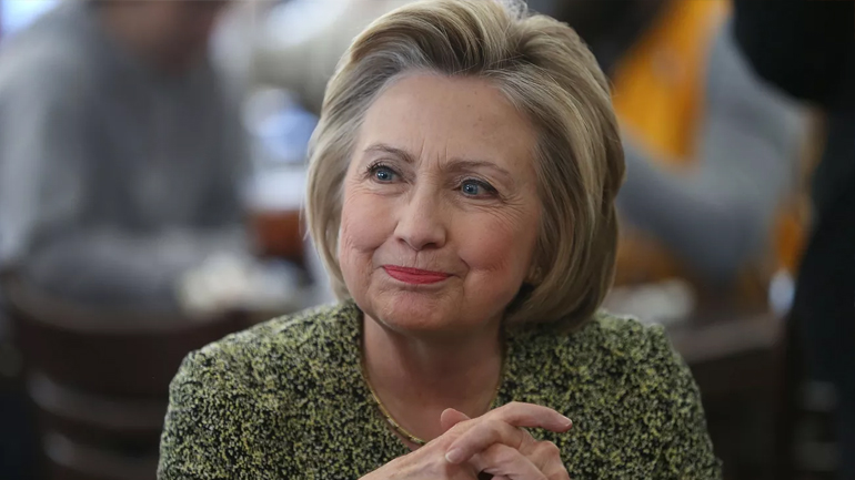 Η Χίλαρι Κλίντον χαρακτηρίζει τον Ντόναλντ Τραμπ «ανεξέλεγκτο»