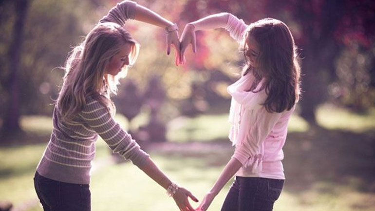 Η φιλία είναι το καλύτερο αναλγητικό για τον πόνο