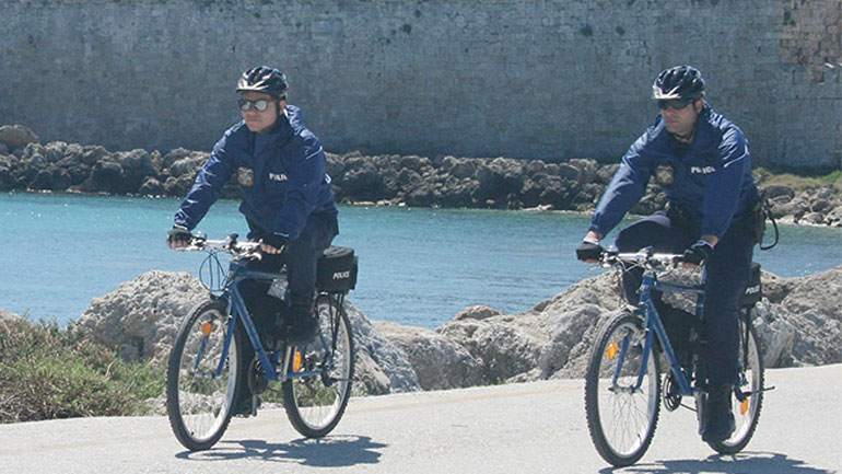 Αστυνομικοί με ποδήλατα και στη Ρόδο