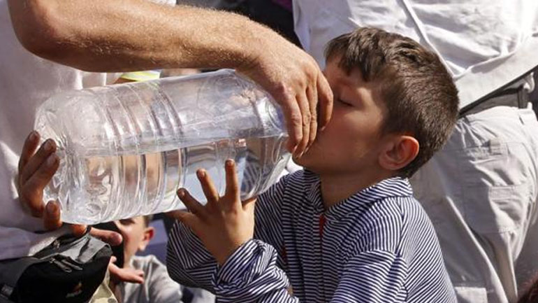Συλλογή ειδών πρώτης ανάγκης για πρόσφυγες στη Θεσσαλονίκη