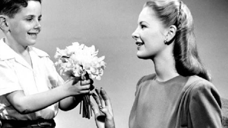 Η ιστορία πίσω από τη Γιορτή της Μητέρας