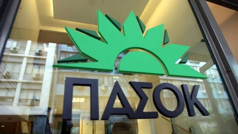 ΠΑΣΟΚ: Ομιλία ενός πανικόβλητου μπροστά στη λαϊκή κατακραυγή