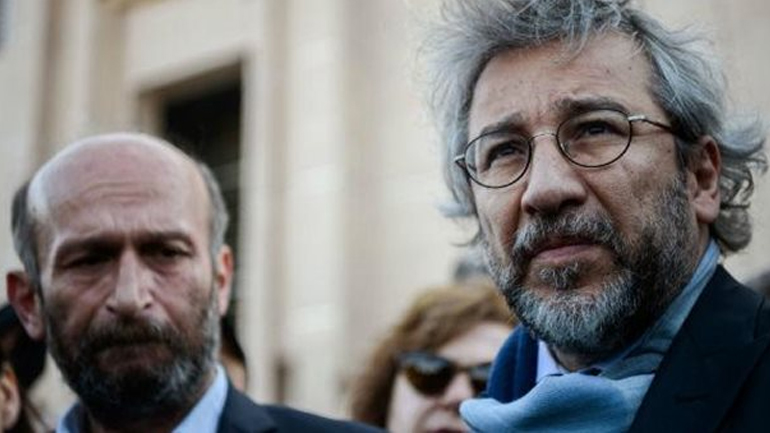 Ποινή φυλάκισης πέντε ετών στους δύο Τούρκους δημοσιογράφους για την αποκάλυψη κρατικών μυστικών Ποινή φυλάκισης πέντε ετών στους δύο Τούρκους δημοσιογράφους για την αποκάλυψη κρατικών μυστικών