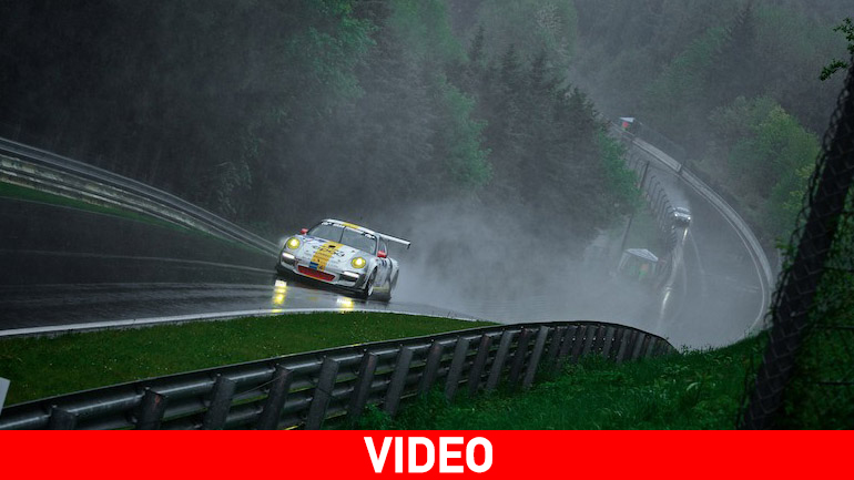 Χορεύοντας στο βρεγμένο Nurburgring!