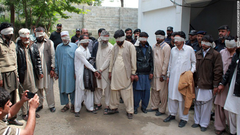 Μαύρος μεσαίωνας σε χωριό του Πακιστάν, με την τελετουργική και βασανιστική εκτέλεση 16χρονης