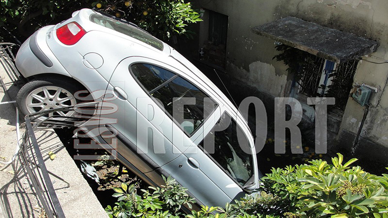 Μυτιλήνη: Σοβαρό τροχαίο με εγκλωβισμούς οδηγών