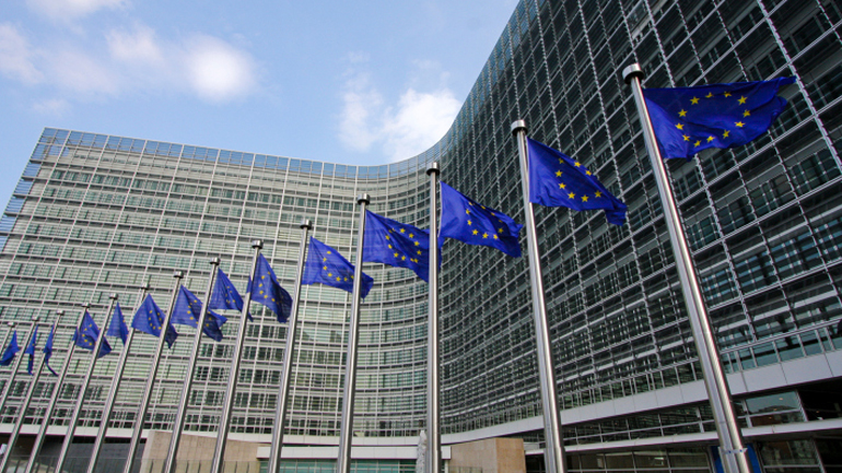 Blοomberg: Συμβιβαστική πρόταση Κομισιόν με προϋπόθεση τη νομοθετήση μηχανισμού αυτόματης διόρθωσης αποκλίσεων