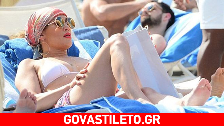 Jennifer Lopez: Με μπαντάνα στα μαλλιά, μαγιό και κόκκινο κραγιόν χαλαρώνει στο Μαλιμπού!
