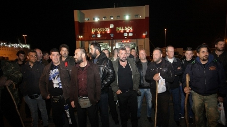 Τόνοι αγροτικών προϊόντων εγκλωβίστηκαν στην Κρήτη – Τι λένε οι αγρότες