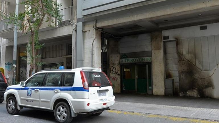 Πέταξαν μολότοφ στα γραφεία του ΠΑΣΟΚ