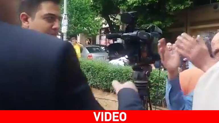 Συνταξιούχοι τα έψαλλαν σε βουλευτή του ΣΥΡΙΖΑ στη Θεσσαλονίκη!