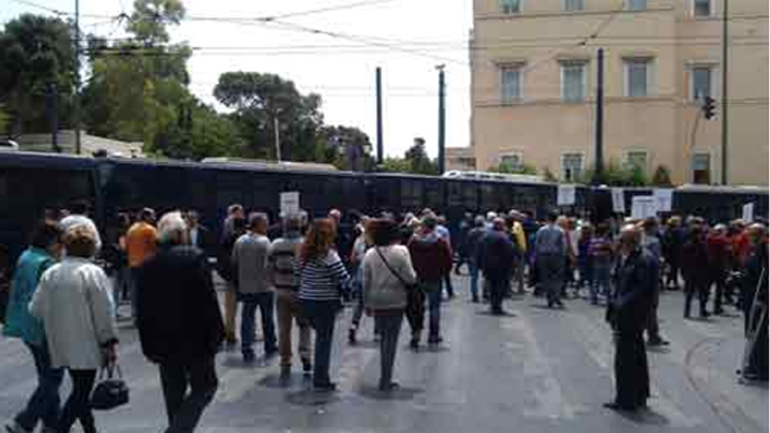 ΚΕΔ: Παράταση-μαϊμού για να τσεπώσουν και το αγγελιόσημο οι καναλάρχες