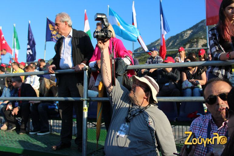 Δύσκολη η δουλειά του φωτογράφου (στη φωτό ο Γιώργος Καλφόπουλος από το Photo Rally Press)