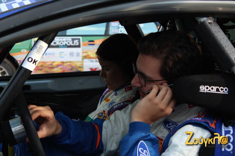 Ναι... μαμά. Είμαι καλά!