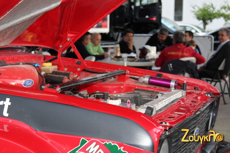 Ομάδα, πλήρωμα και... άλογα ξεκουράζονται