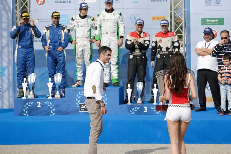 Μεγάληη η χαρά του Περιφερειάρχη Κώστα Μπακογιάννη... Με τετοιο θέαμα λογικό!