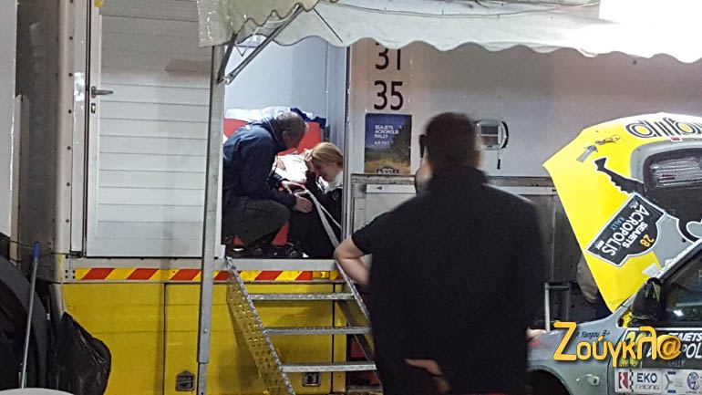 H Κύπρια Ελένη Ηλία φανερά συντετριμμένη μόλις έχει μάθει πως έχει τεθεί εκτός αγώνα μαζί με την οδηγό Λίτσα Γιάνγκου... Ο πατέρας της προσπαθεί να την καθησυχάσει. Η απόφαση των αγωνοδικών, εκτός από το πλήρωμα και την ομάδα, στεναχώρησε και τους φιλάθλους....