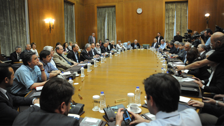 Nομοσχέδιο-σκούπα για να κλείσει η αξιολόγηση