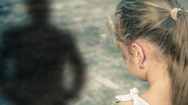 Κατηγορείται ότι νάρκωνε την ανήλικη ανιψιά του και ασελγούσε σε βάρος της Κατηγορείται ότι νάρκωνε την ανήλικη ανιψιά του και ασελγούσε σε βάρος της