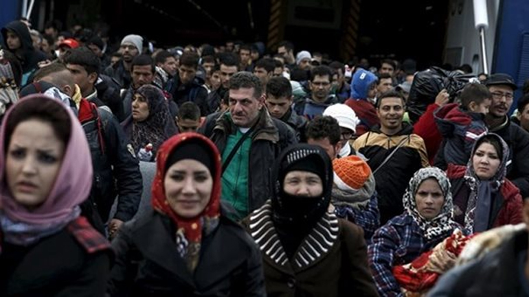 Στον Ελαιώνα από τον Πειραιά 580 μετανάστες και πρόσφυγες