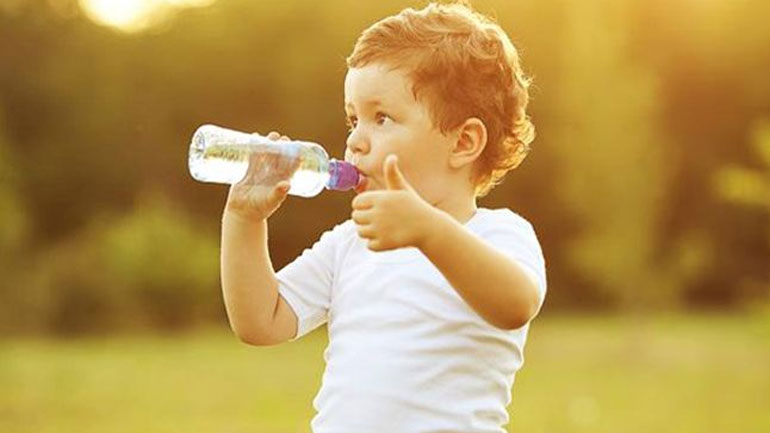 Τι δεν πρέπει να πίνει ένα παιδί…