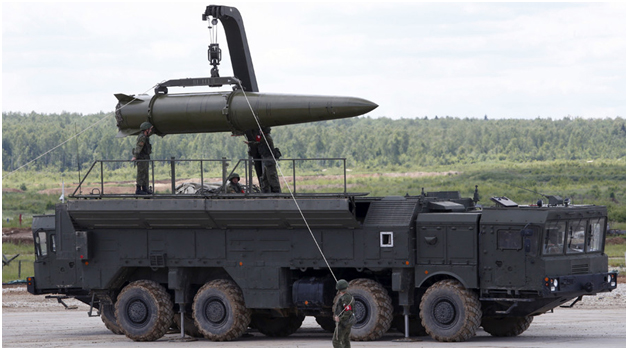 To ρωσικό τακτικό όπλο ο πύραυλος“Iskander’’, στη βάση Kubinka, έξω από τη Μόσχα.