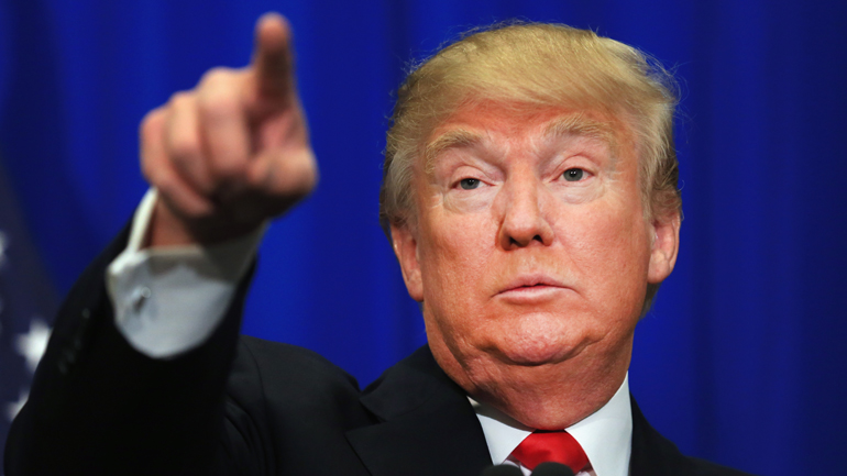 Πυρά Τραμπ κατά της Amazon