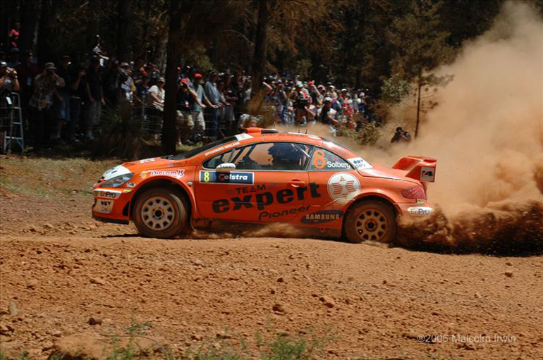 Ο Henning Solberg με το κλασικό πορτοκαλί 307cc WRC..