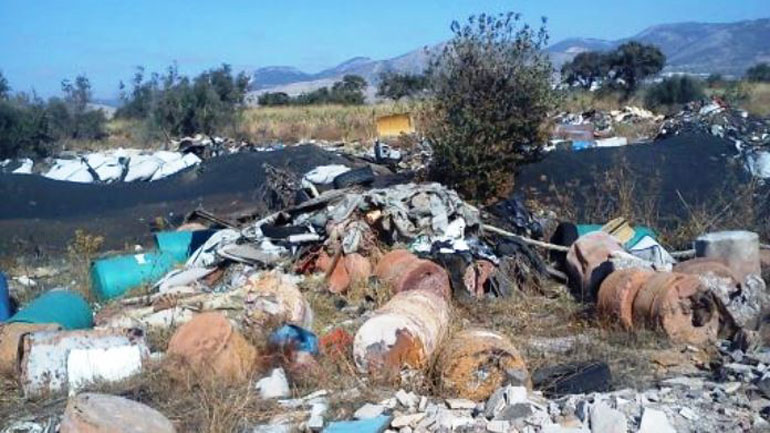 Τοξικά απόβλητα απομακρύνονται από τη Δυτική Αττική Τοξικά απόβλητα απομακρύνονται από τη Δυτική Αττική